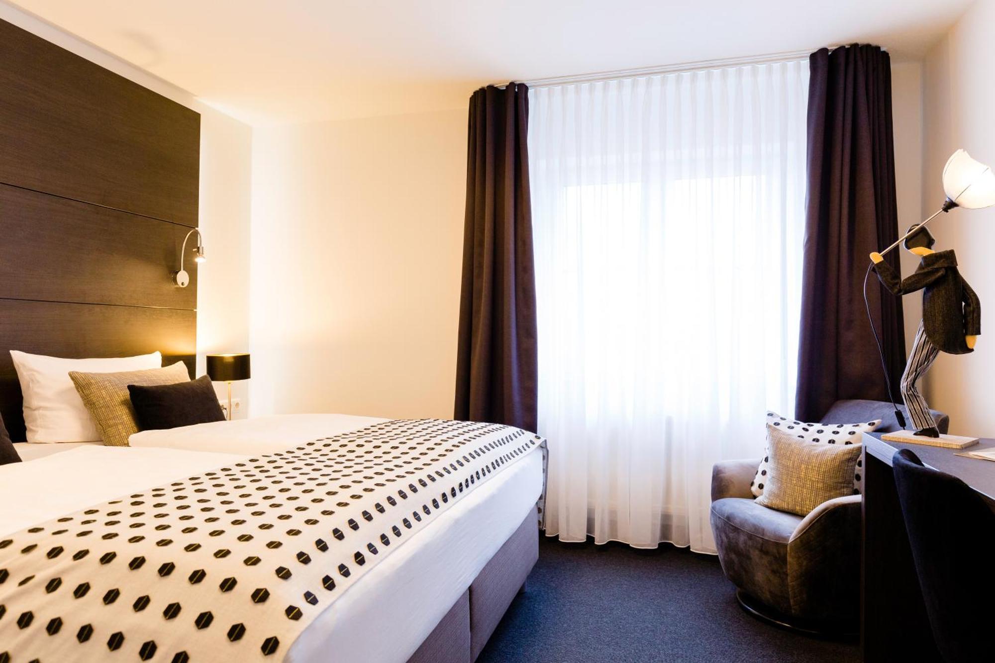 Hotel Restaurant Zwergschloesschen Gera Bagian luar foto