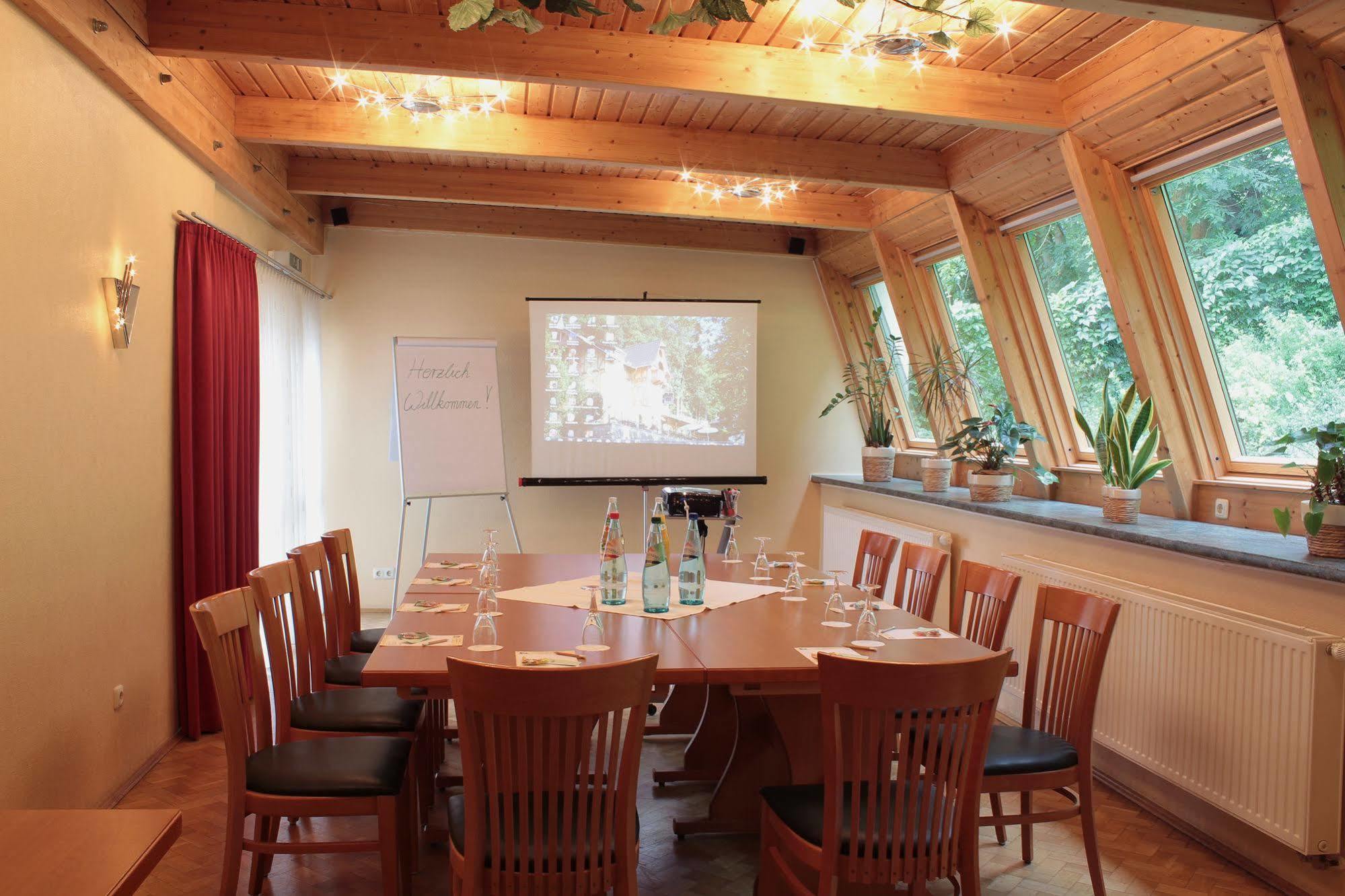 Hotel Restaurant Zwergschloesschen Gera Bagian luar foto